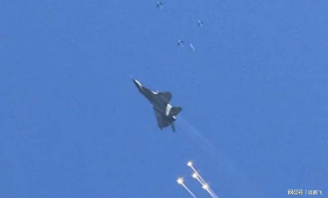 里米亚军船！空袭苏梅的俄军指挥部pg模拟器电脑版乌克兰海军击毁克(图5)